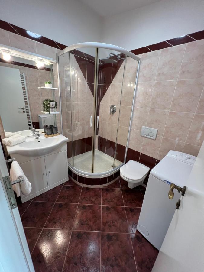 Apartment Oskar Podstrana